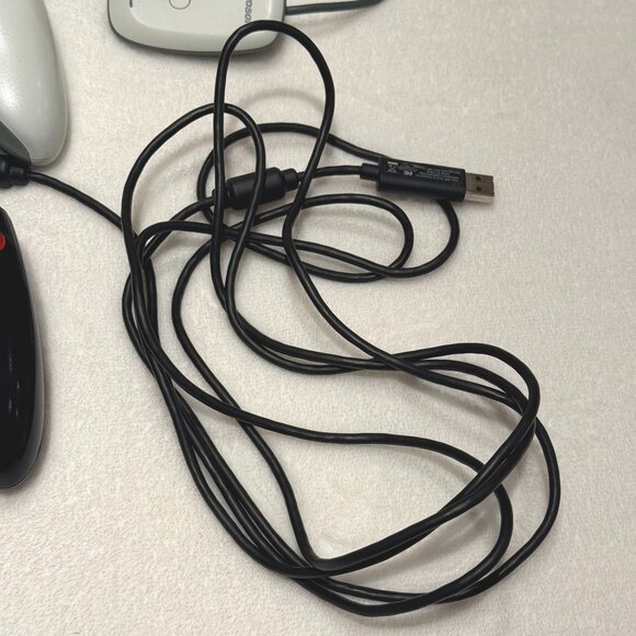 Xbox 360 Slim 250GB Console Bundle + 2 Wireless Controllers + Accessories TESTED - Picture 8 of 10